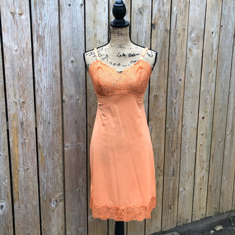Vintage Tangerine Lorraine Lace Slip 🍊